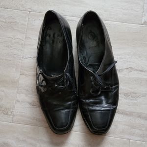 Florsheim Wing Tip Dress Shoes (Men's size 10)